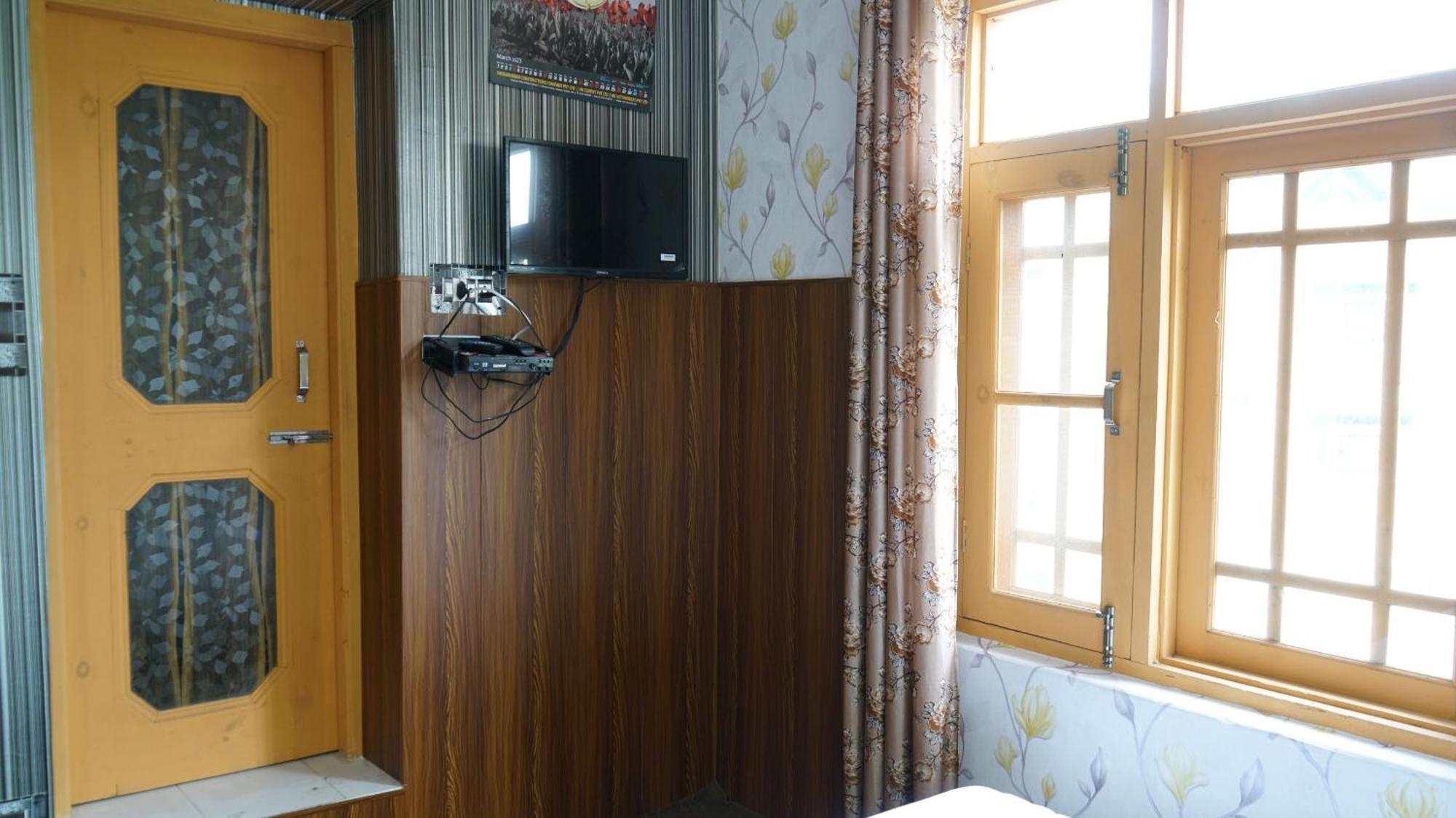 Green Resort Srīnagar エクステリア 写真